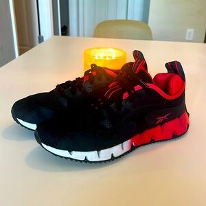 Used Reebok zig zag sneakers size 11